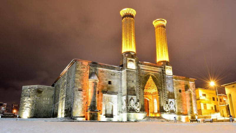 İstanbul Çıkışlı Turistik Doğu Ekspresi Turu (Trenle Gidiş – Uçakla Dönüş)