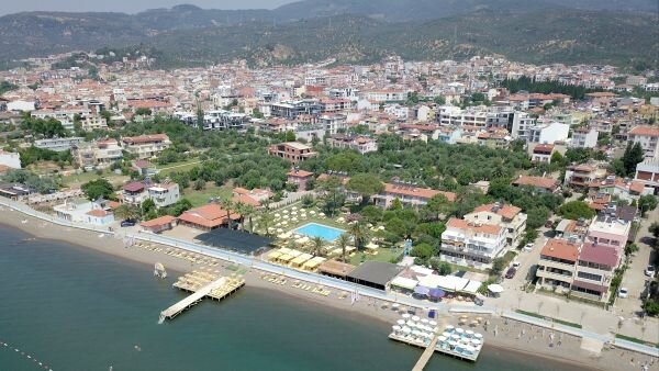 Palm Beach Otel Küçükkuyu