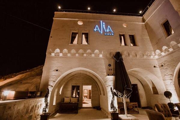Alia Cave Otel