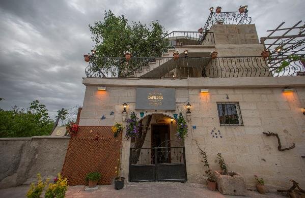 Capiedra Hotel
