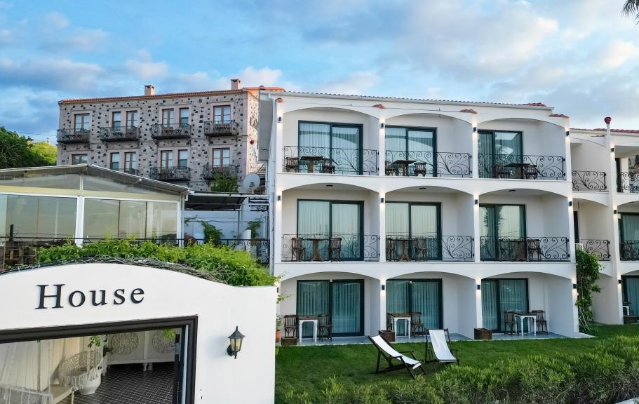Cunda House Küçük Otel