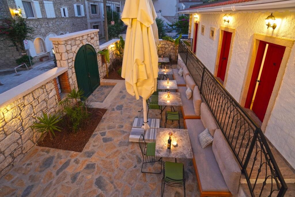 Pom Alaçatı