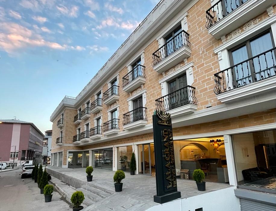 Lala Grand Otel