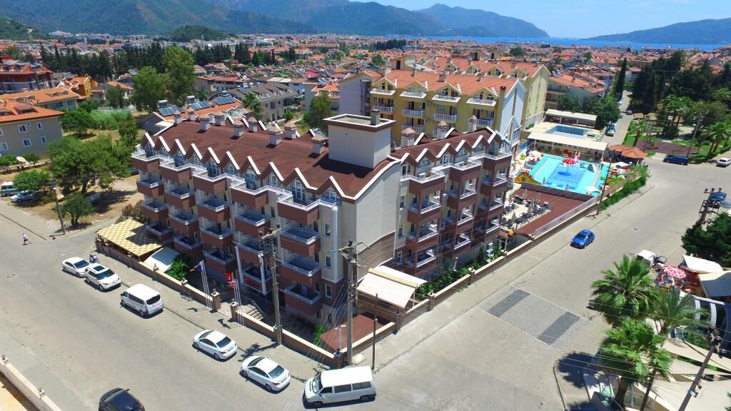 Comet Deluxe Hotel