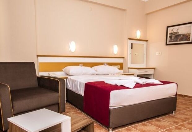 Comet Deluxe Hotel