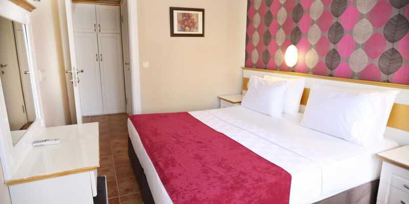 Comet Deluxe Hotel