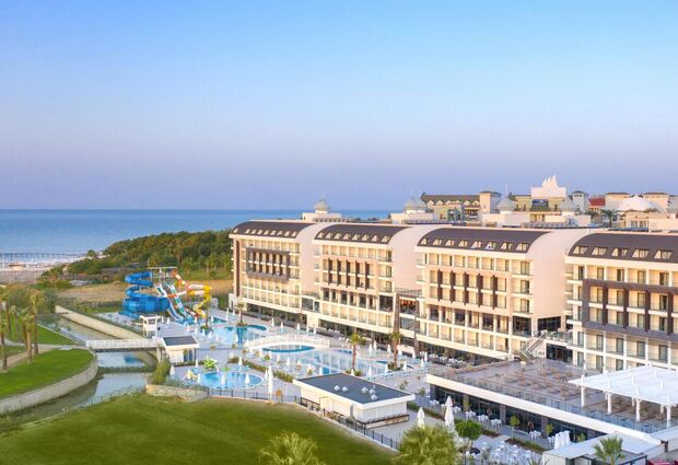 Diamond De Luxe Hotel Resort & Spa