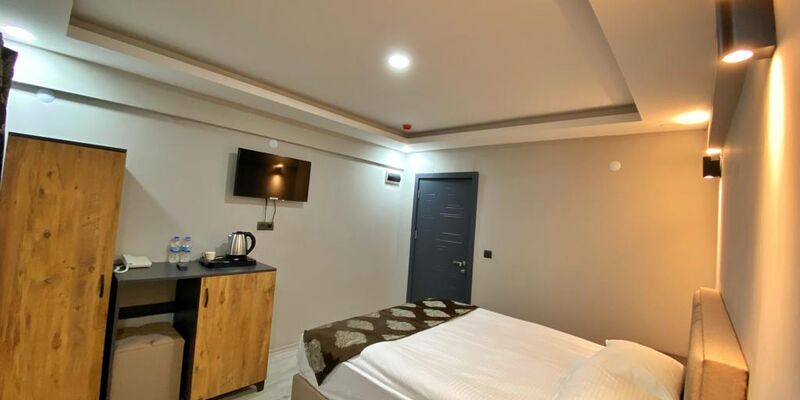 Whitestone Hotel