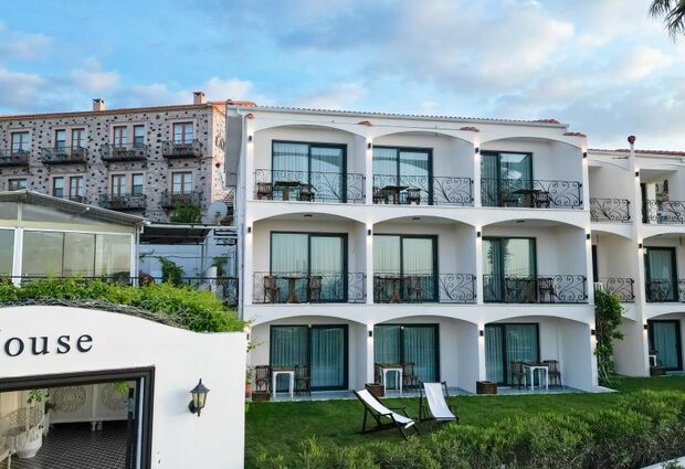 Cunda House Küçük Otel
