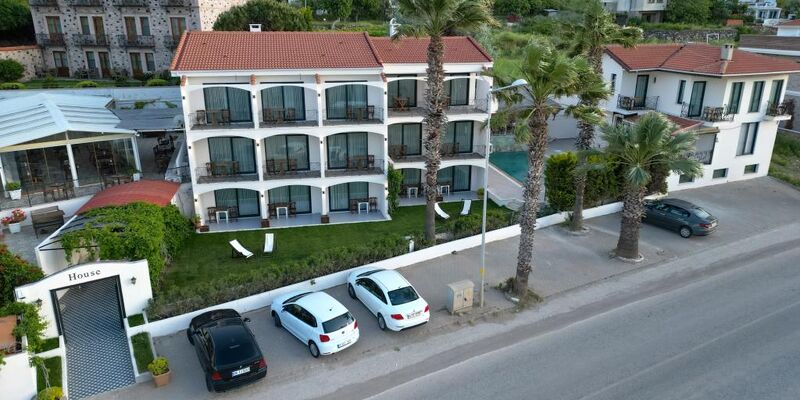 Cunda House Küçük Otel