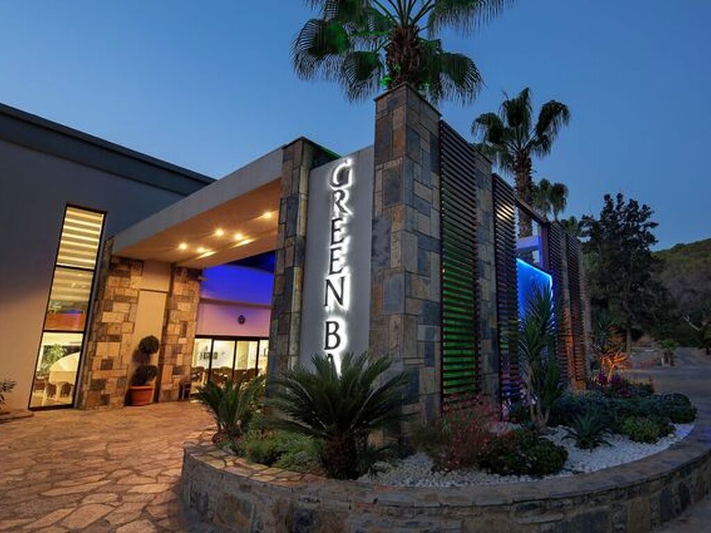 Green Bay Resort & Spa