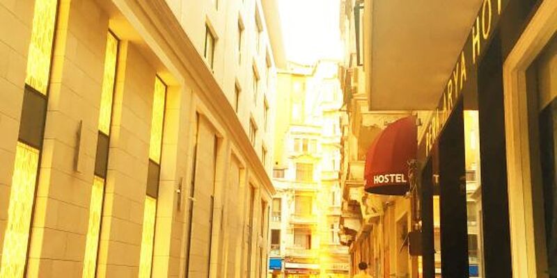 Pera Arya Hotel