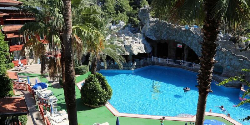 Grand Aquarium Hotel