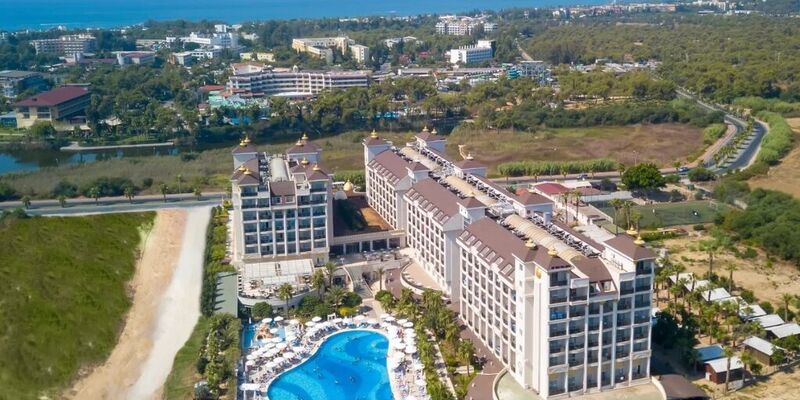 Lrs Lake River Side Hotel & Spa