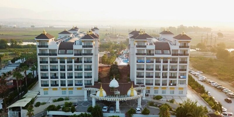 Lrs Lake River Side Hotel & Spa