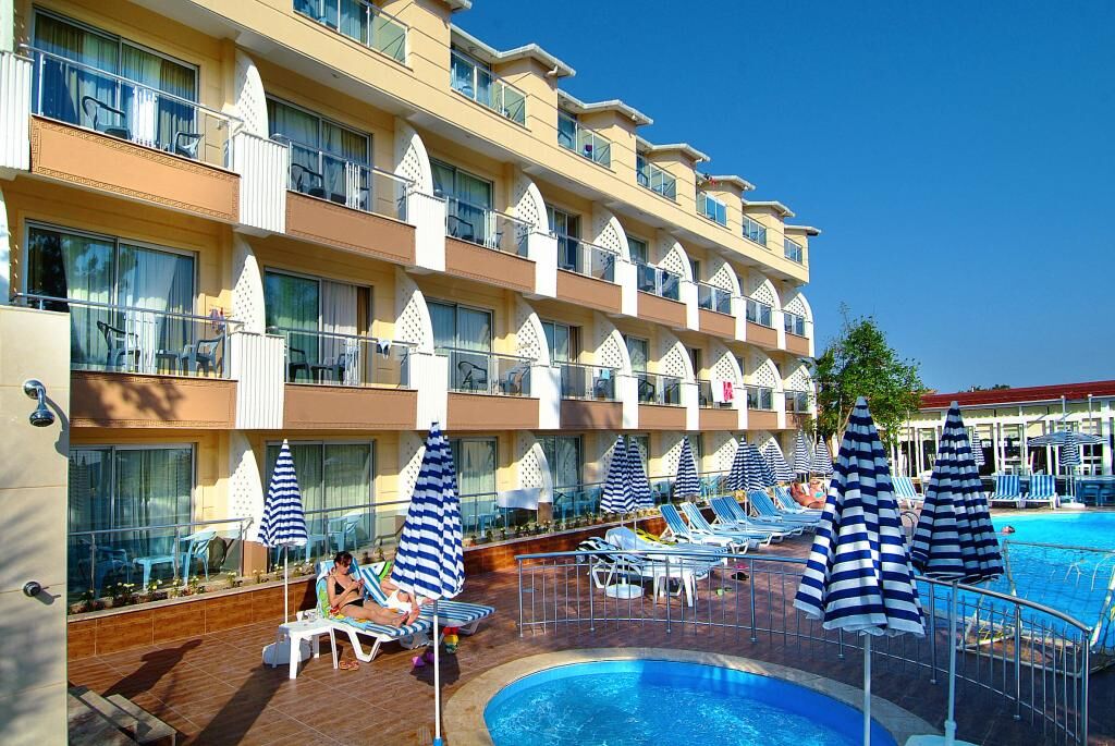 Aperion Beach Hotel