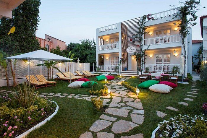 Badem Çiçeği Otel