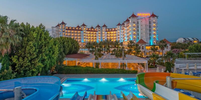 Serenis Hotel