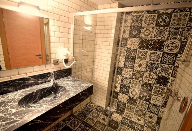 Renk Otel Karşıyaka