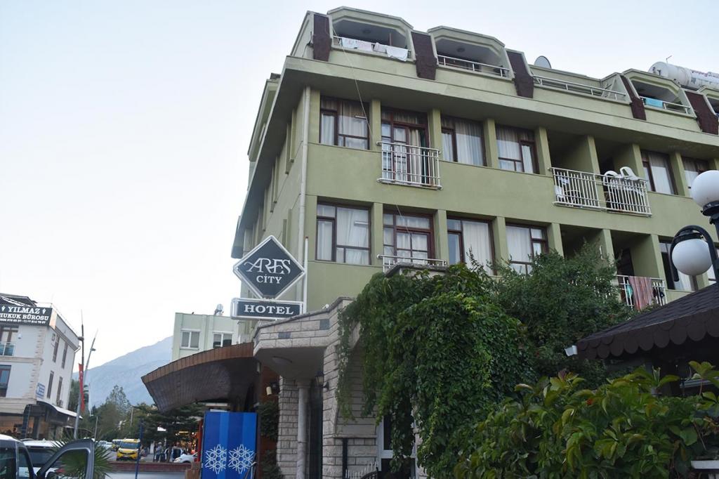 Ares City Hotel