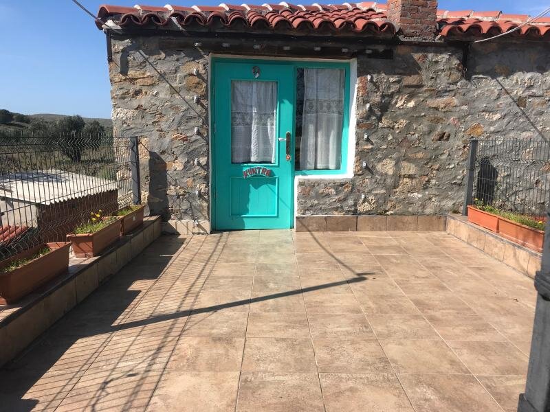 Madam Eleni Bağ Evi