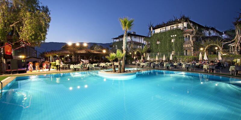 Club Titan Hotel