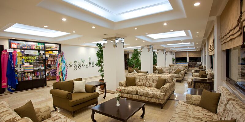 Club Titan Hotel