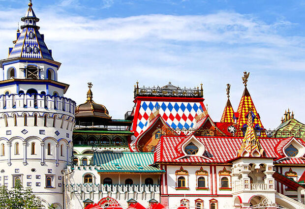 Kraliçe: St. Petersburg Turu - (LED)