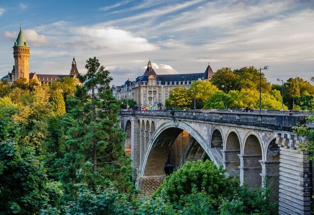 Elegant Benelüx & Alsace & Paris Turu AnadoluJet Havayolları ile 7 Gece - BSL-AMS