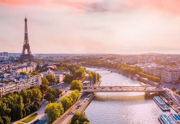 İzmir den SunExpress ile Benelüks - Paris - Almanya Turu 6 Gece 8 Gün DUS-CGN