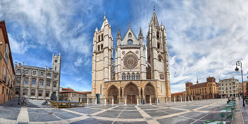 Madrid & Valencıa & Barcelona Özel Havayolları ile 4 Gece