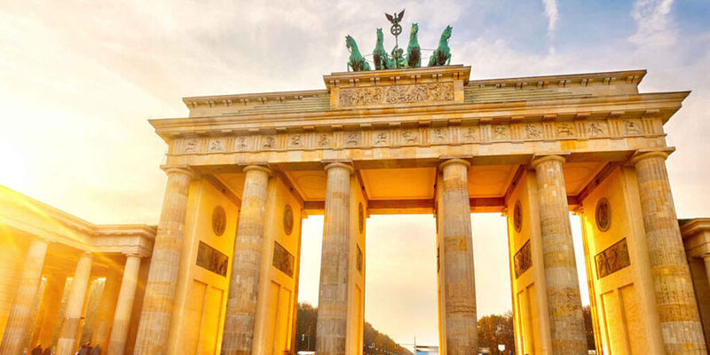 Antalya dan SunExpress ile Prag & Berlin Turu 4 Gece 5 Gün