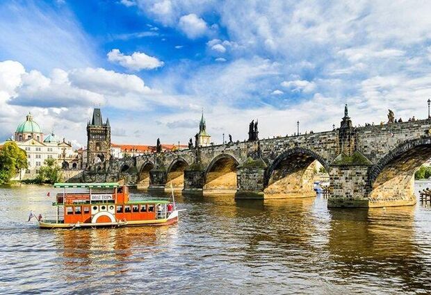 Antalya'dan Direkt Sefer ile Prag & Berlin Turu Rotası