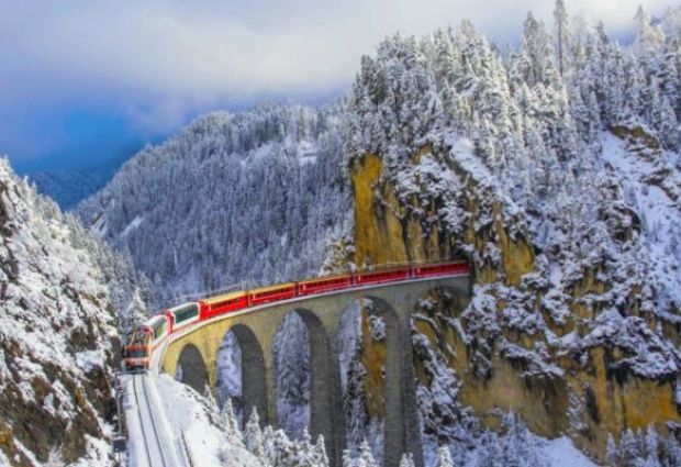 Bernina Express ile Noel Pazarları Pegasus Havayolları ile 4 Gece