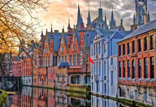 Benelüx & Paris & Alsace Promo Turu (Disneyland ve Giethoorn Hobbit Köyü Fırsatlarıyla) Pegasus Hava Yolları ile 7 Gece