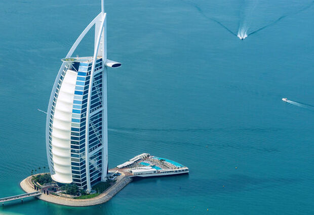 Ajet ile Çölün Ortasındaki Vaha Dubai Şehir Turu