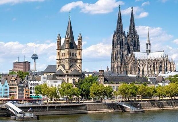 Yel Değirmenlerinden Eyfel'e Benelüks & Paris & Almanya Turu