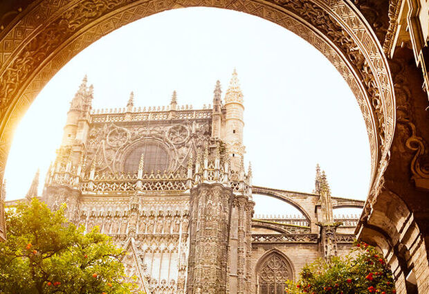 Madrid & Valencıa & Barcelona Özel Havayolları ile 4 Gece