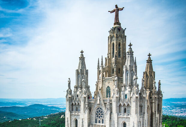 Endülüs’ten Katalonya’ya Masalsı Büyük İspanya & Endülüs Turu Elhamra Sarayı Dahil - 7 Gece - İstanbul Çıkış - (Bcn-Mad) - (THY)