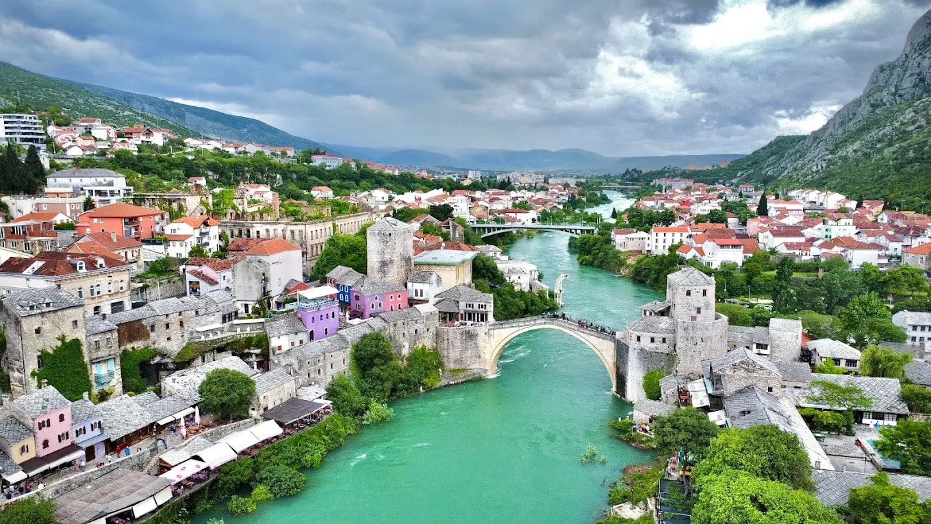 Balkan turları Mostar Köprüsü manzarası